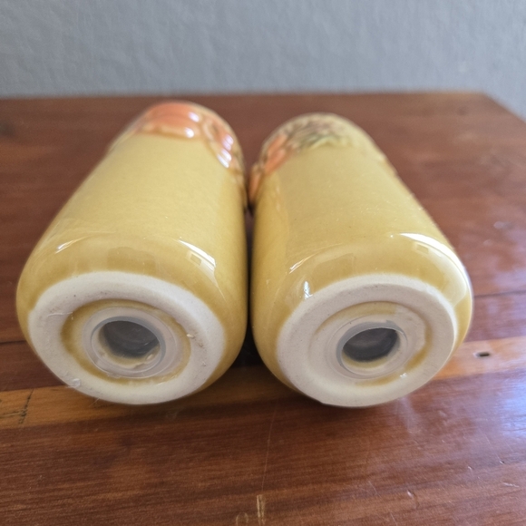 Retro 70s Yellow Fruit Ceramic Salt & Pepper Shakers - Picture 3 of 3